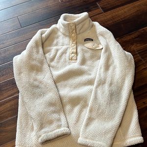 Patagonia girl’s Medium Re-Tool pullover